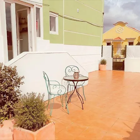 Cozy With Private Courtyard * Barcarena