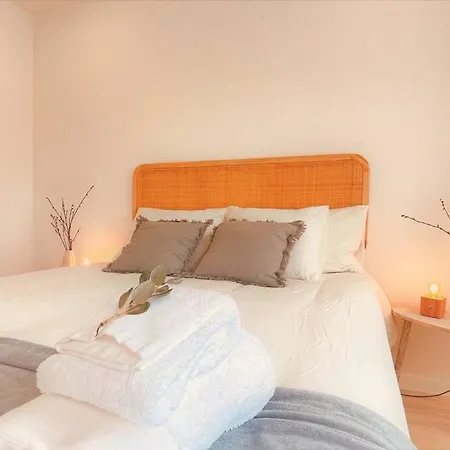 Cozy With Private Courtyard